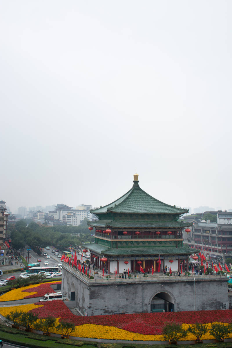 陕西，向尊敬的听众朋友们问好！