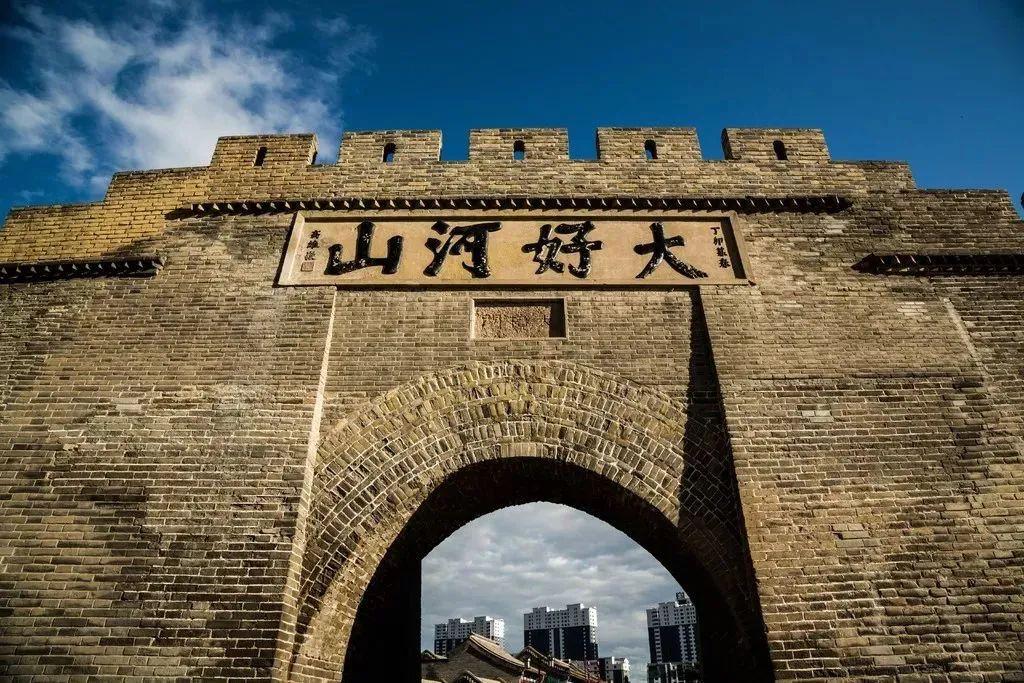 张家口，嘉宾云集，观众热情如火